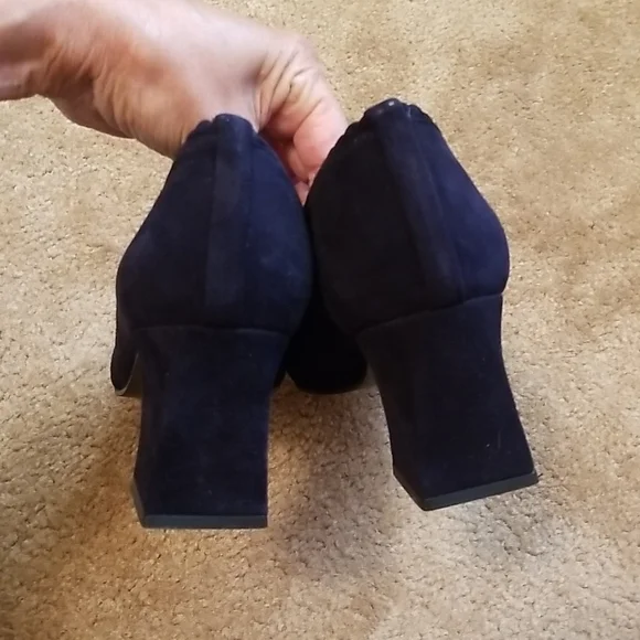 Stuart Weitzman Suede Heels - Picture 4 of 13